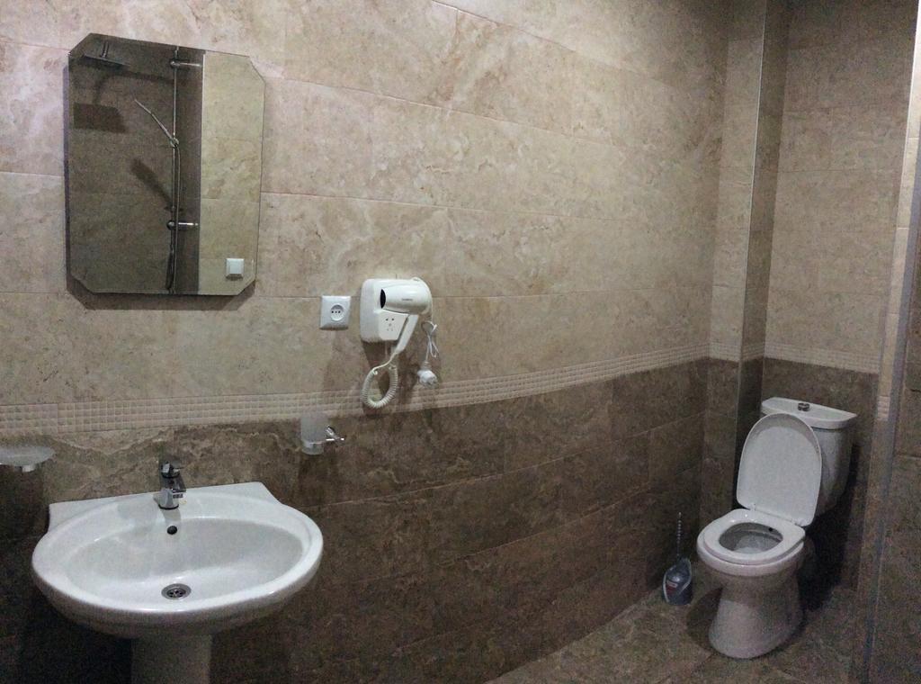 Deluxe Guest House Кваріаті Екстер'єр фото