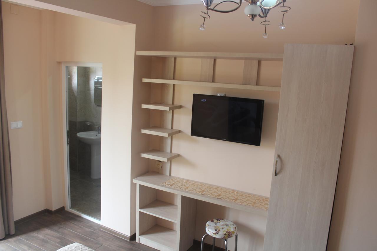 Deluxe Guest House Кваріаті Екстер'єр фото