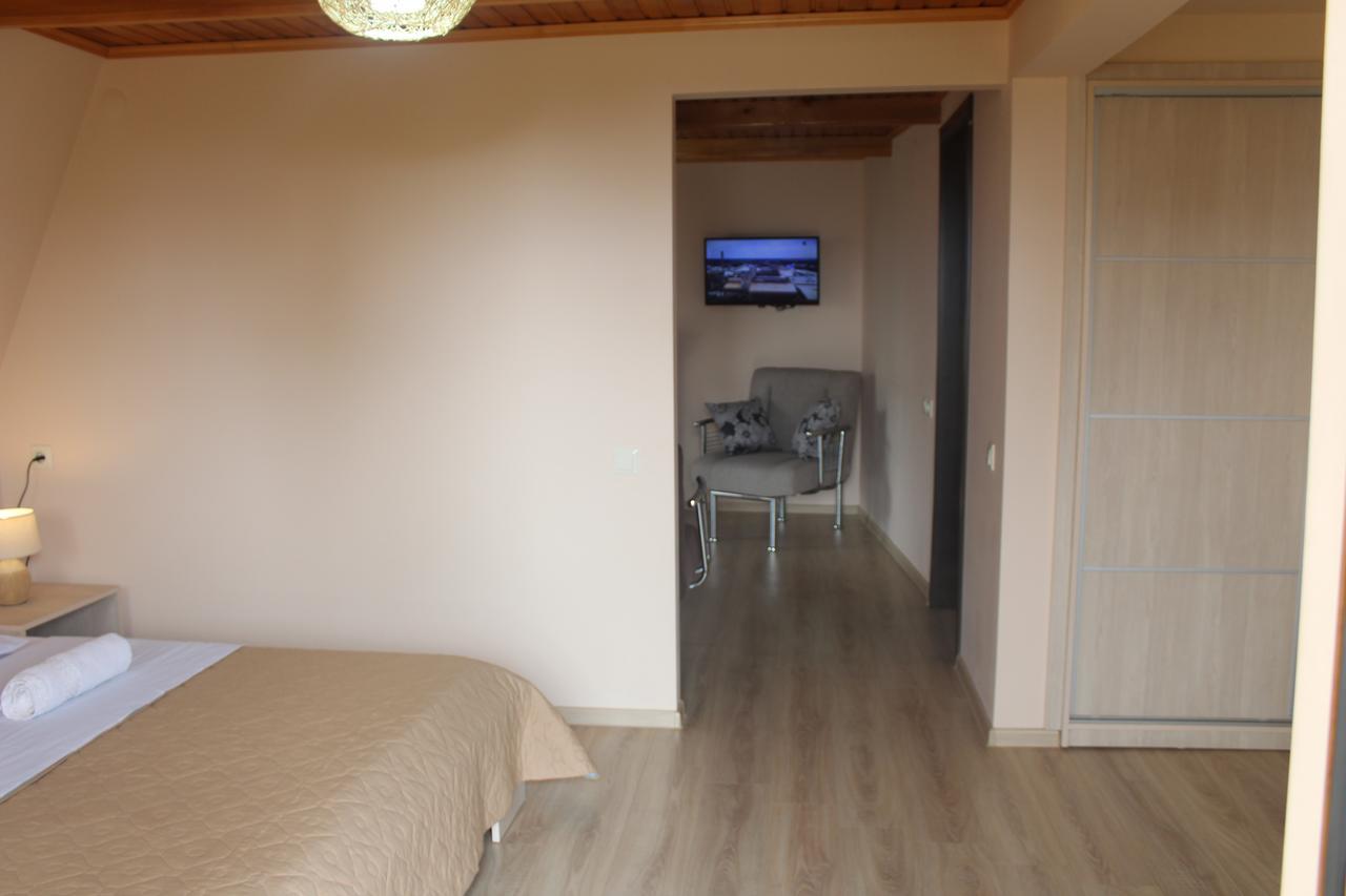 Deluxe Guest House Кваріаті Екстер'єр фото